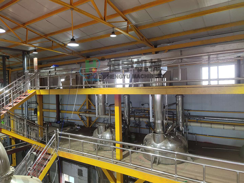 河北某獸藥廠(chǎng)-多點(diǎn)下料不銹鋼Z型提升機