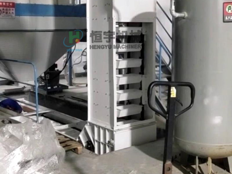 安徽某飼料廠(chǎng)-飼料-7升-22米-碳鋼Z型斗式提升機