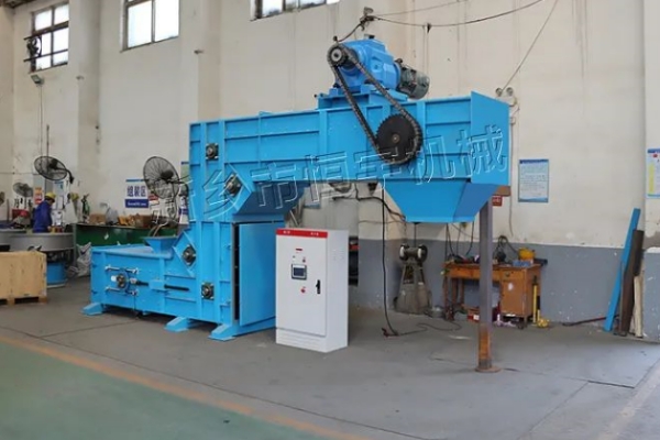 震撼！巨無(wú)霸大產(chǎn)量Z型轉斗式提升機組裝完畢！